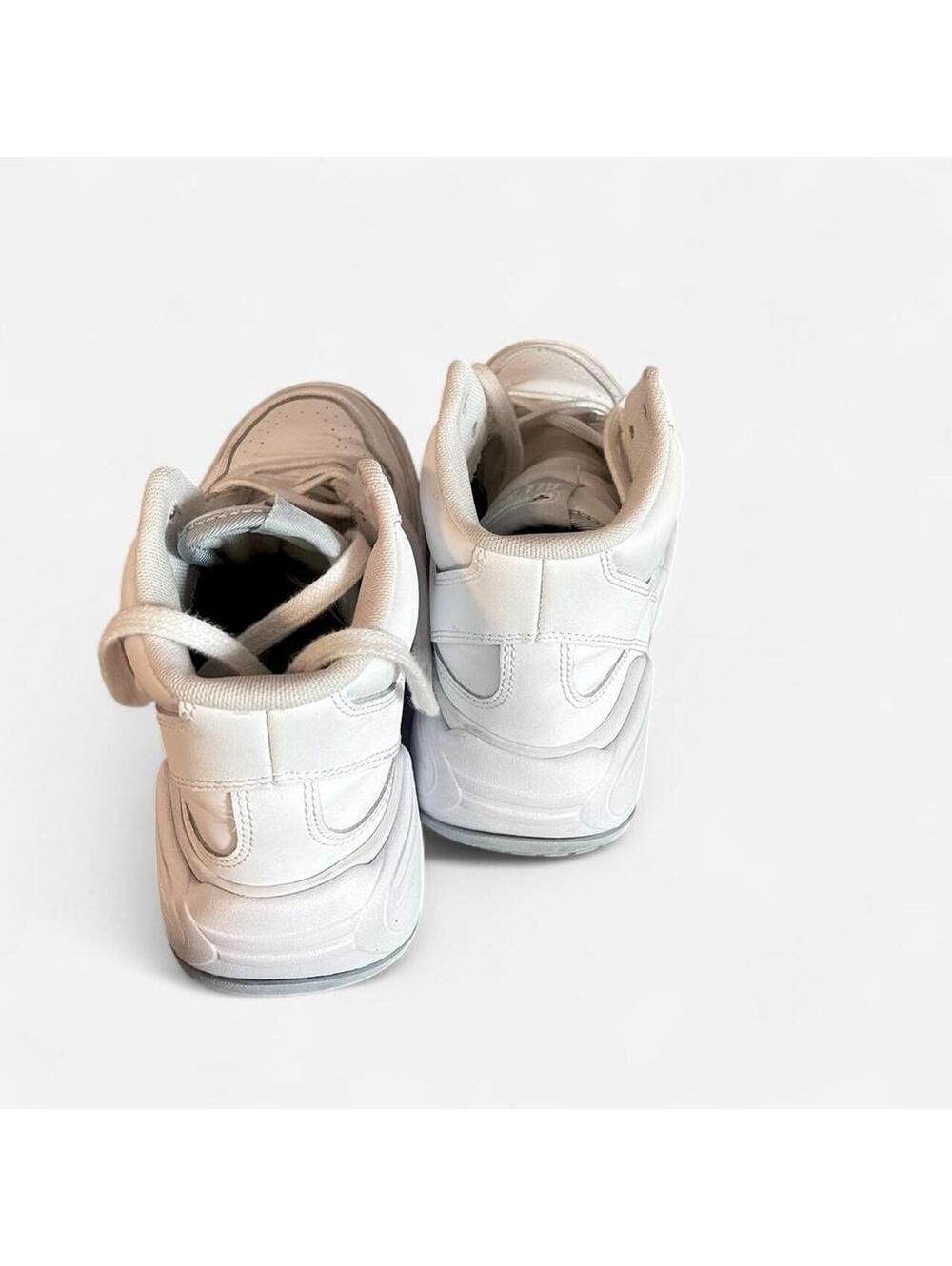 Converse Women's White and Cream Trainer - Picture 3 of 4